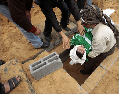 Palestine Occupee - enterrement bébé martyr