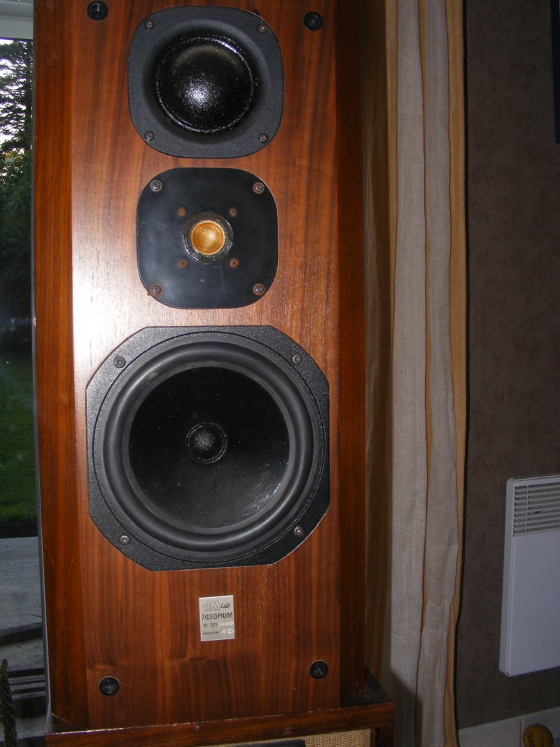 vintage pyramid speakers