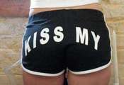 humour-kiss_my
