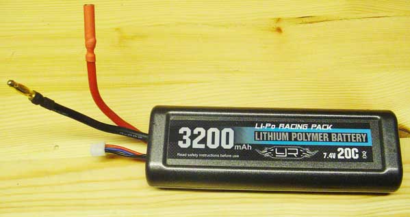 3 Accus Yeah Racing LiPo Pack 7.4V 3200mAh + chargeur neuf 100227125959105715527401
