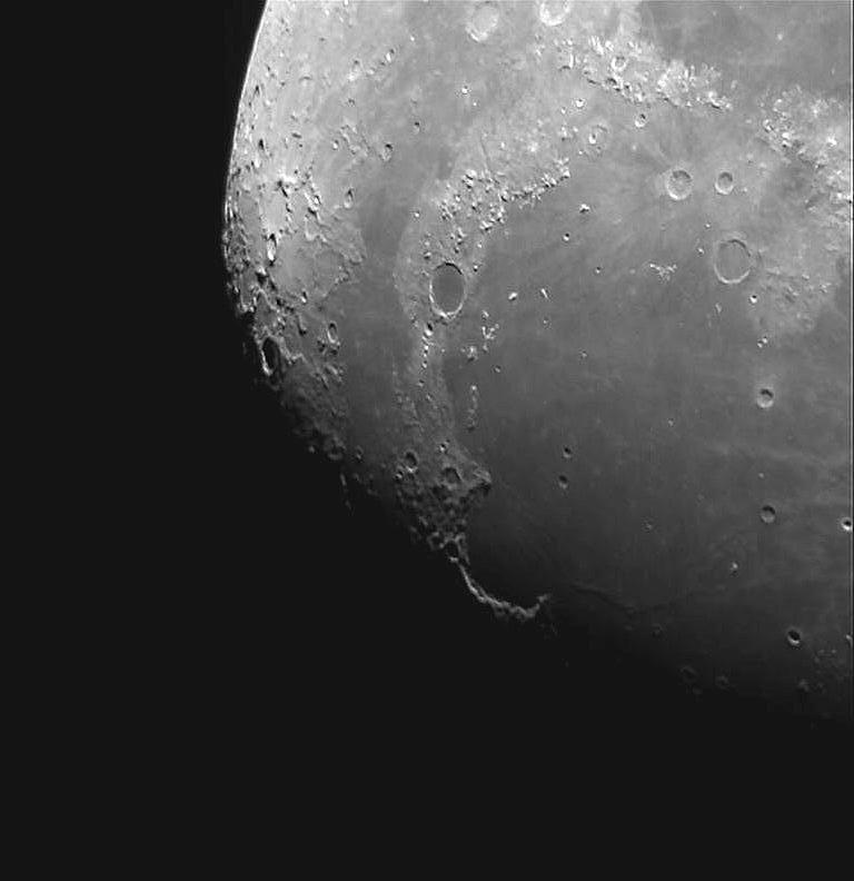 rapprochement Lune  Mars et vidéo au canon 1000D 10032602292340455705378