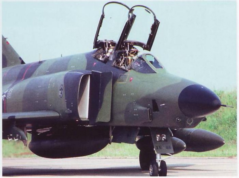 [MC1 - F4 Phantom] RF-4E Phantom II Luftwaffe TigerMeet 1986 - [Revell]- 1/72  - Page 2 100405010337870355769025
