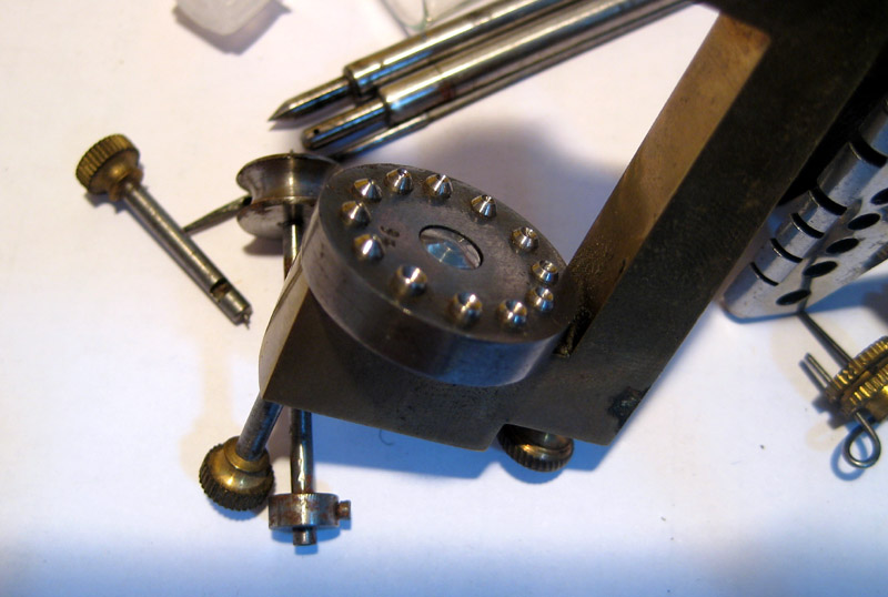 Outillage Horlogerie : Outils à Centrer Et Rapporter Les Pivots - Occasion