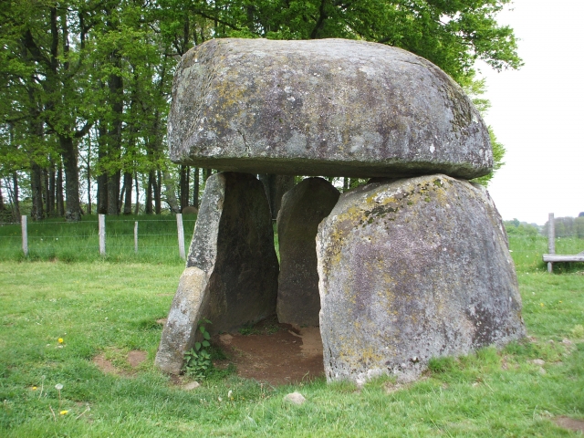 le dolmen de la pierre folle 100508084359501655991493