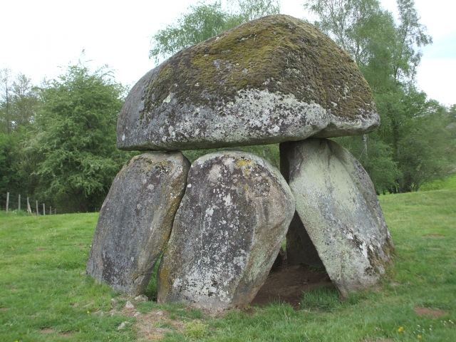 le dolmen de la pierre folle 100508085340501655991571