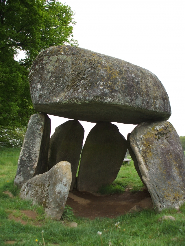 le dolmen de la pierre folle 100508090019501655991603