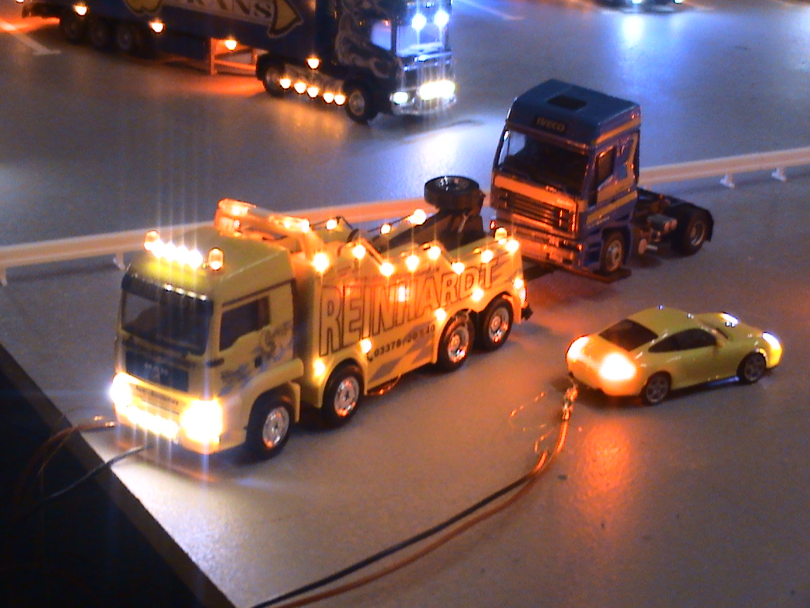 véhicules éclairer camion,convoi,grue et autres 1005140955091072446032116