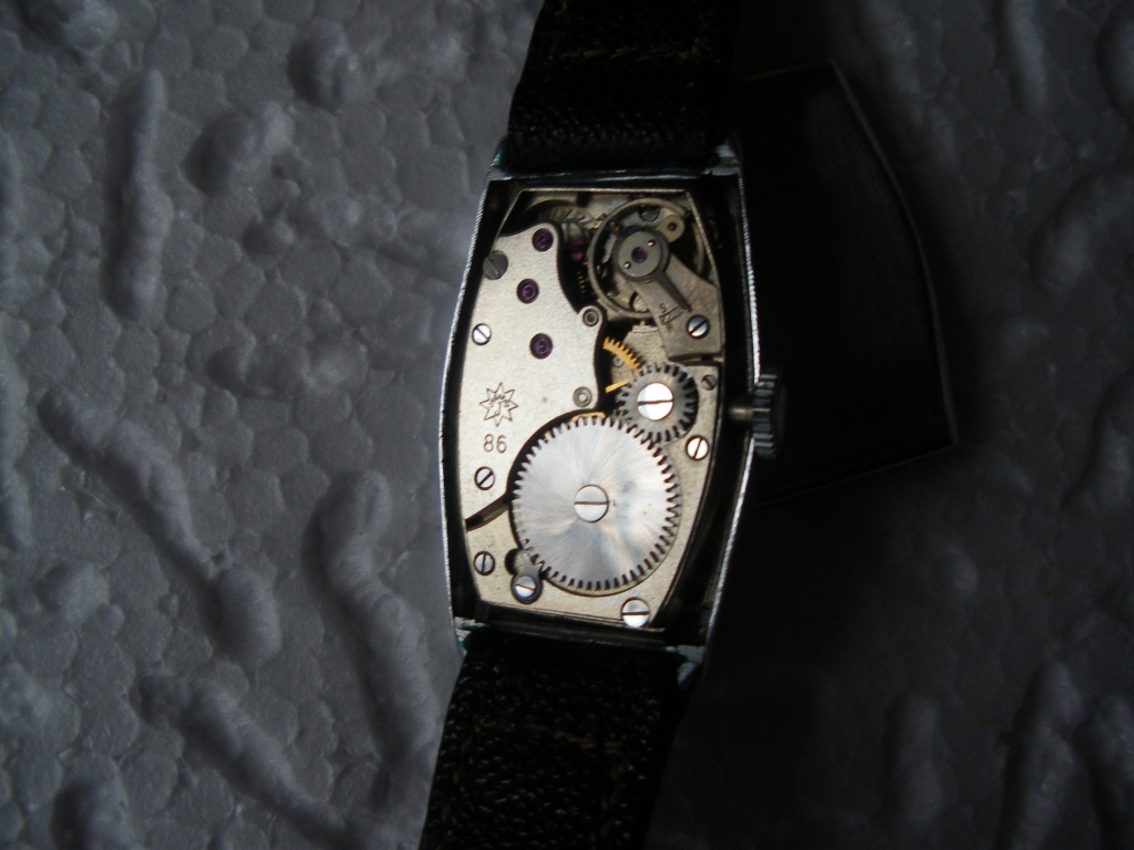 Montre vintage dame Junghans J86 1006031046271080536155844