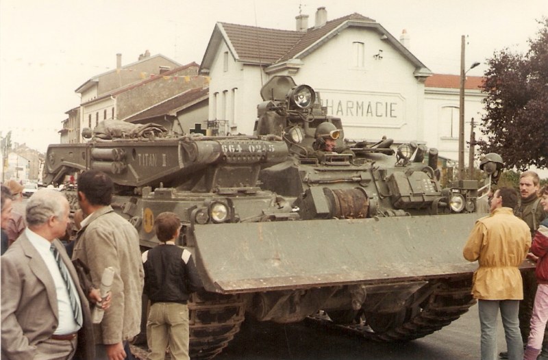 AMX 30 et quelques photos des années 80 1006100924161093506203822