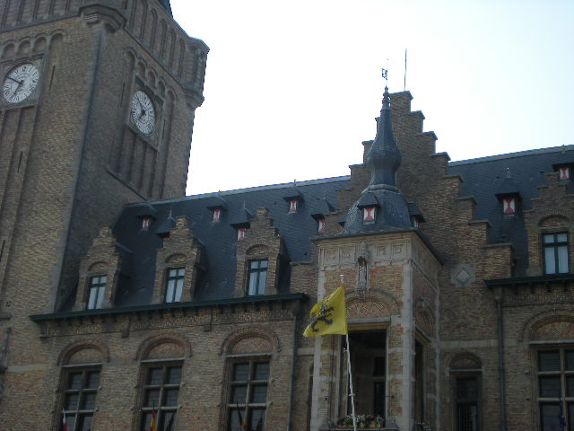 De Vlaamse vlag op de gemeentehuizen - Pagina 2 100628100411970736310643