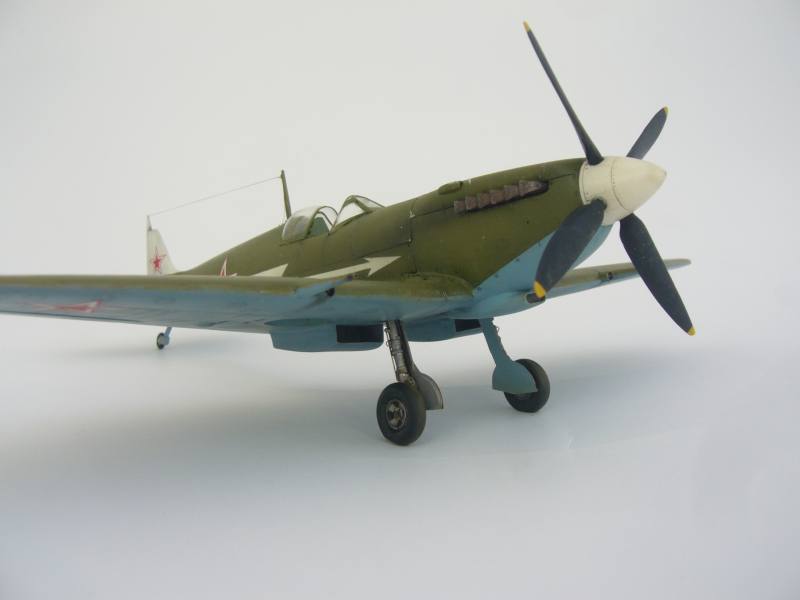 Spitfire LFIXe VVS 1946 ICM 1/48 dernières photos avec dio... 100727075904534316474054