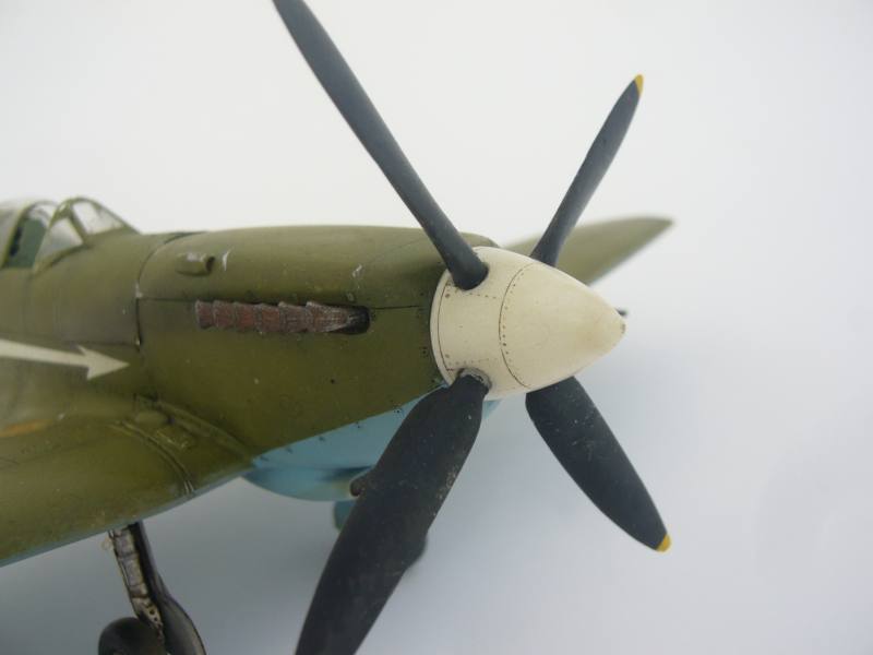 Spitfire LFIXe VVS 1946 ICM 1/48 dernières photos avec dio... 100727075905534316474055