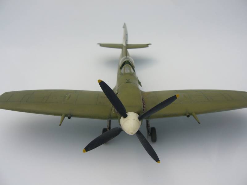 Spitfire LFIXe VVS 1946 ICM 1/48 dernières photos avec dio... 100727075928534316474057