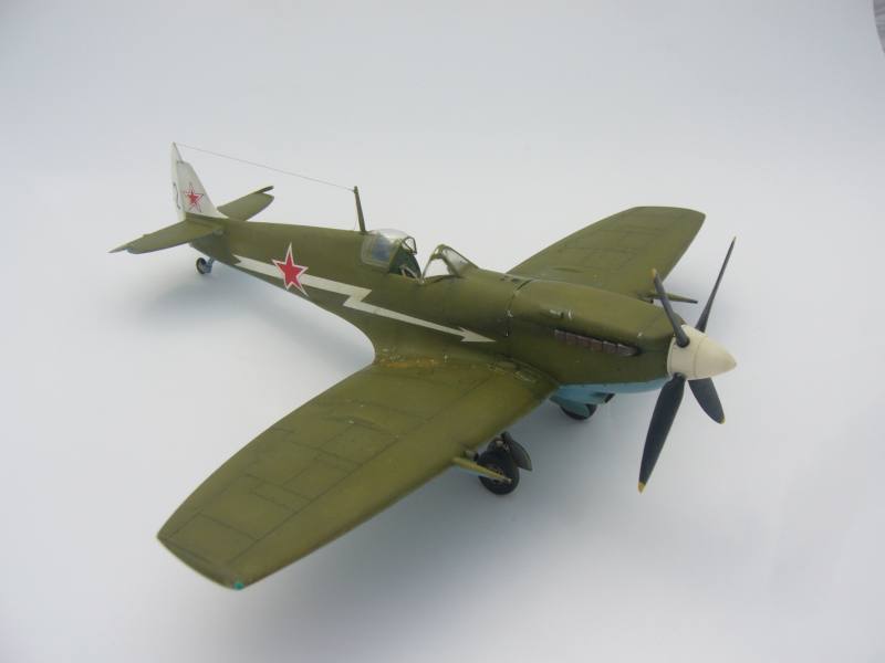 Spitfire LFIXe VVS 1946 ICM 1/48 dernières photos avec dio... 100727075935534316474058