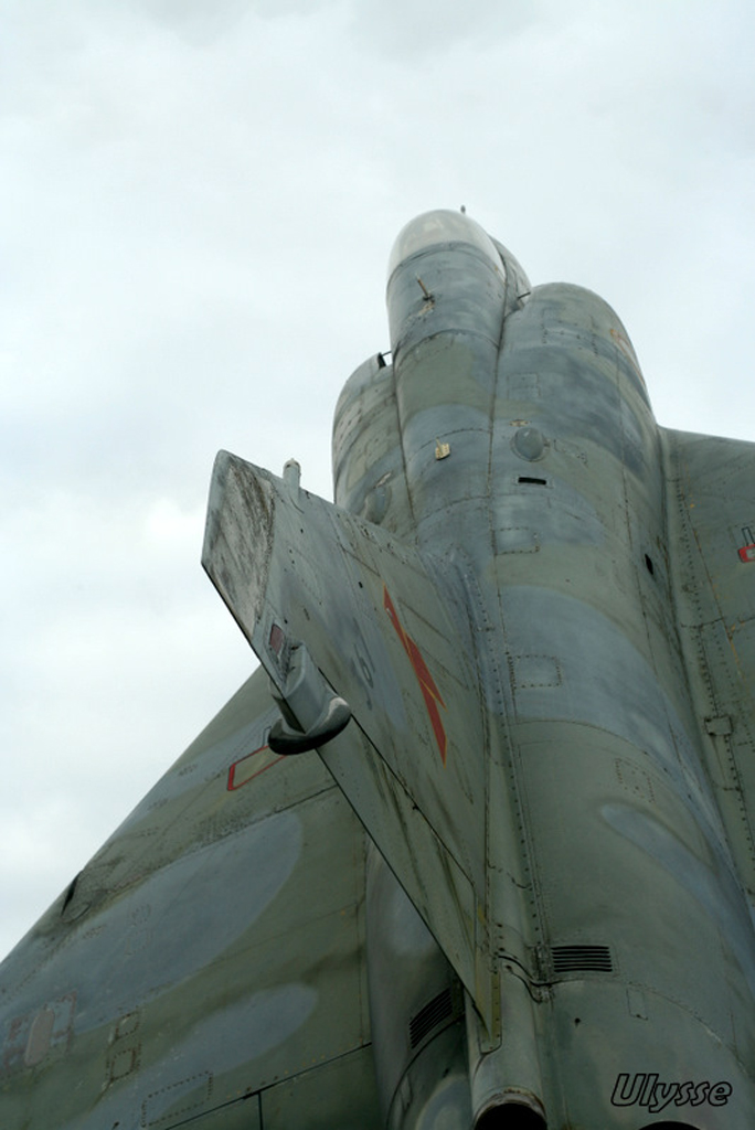 chateaudun - Dassault Mirage 3RD France Air Force 33-TP à Chateaudun  100801013800825476497728