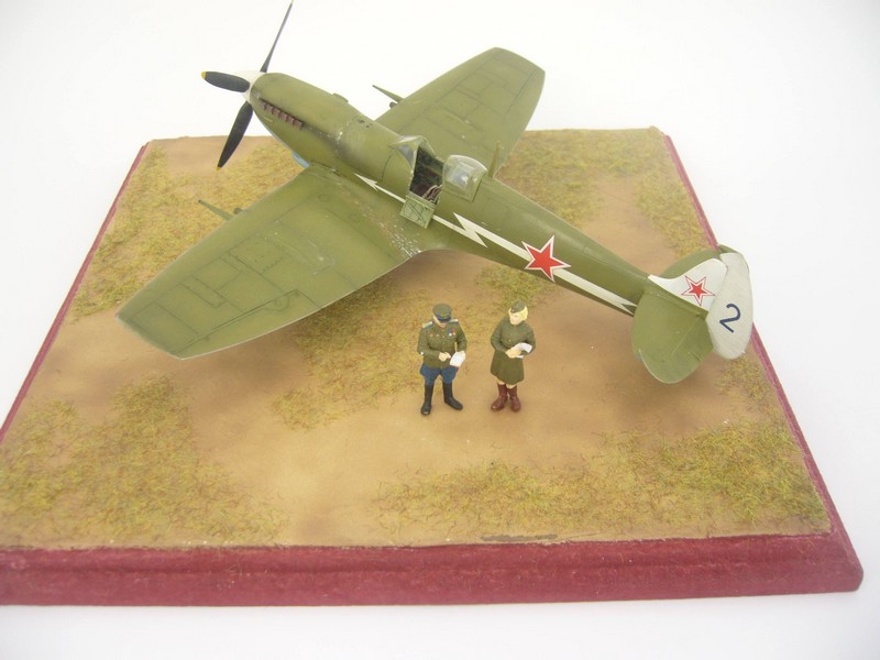Spitfire LFIXe VVS 1946 ICM 1/48 dernières photos avec dio... 100811063419534316547879