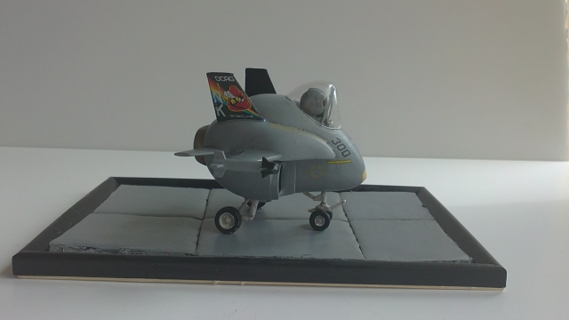F18 Hornet "Eggplane" Hasegawa 1008150148431059486567285