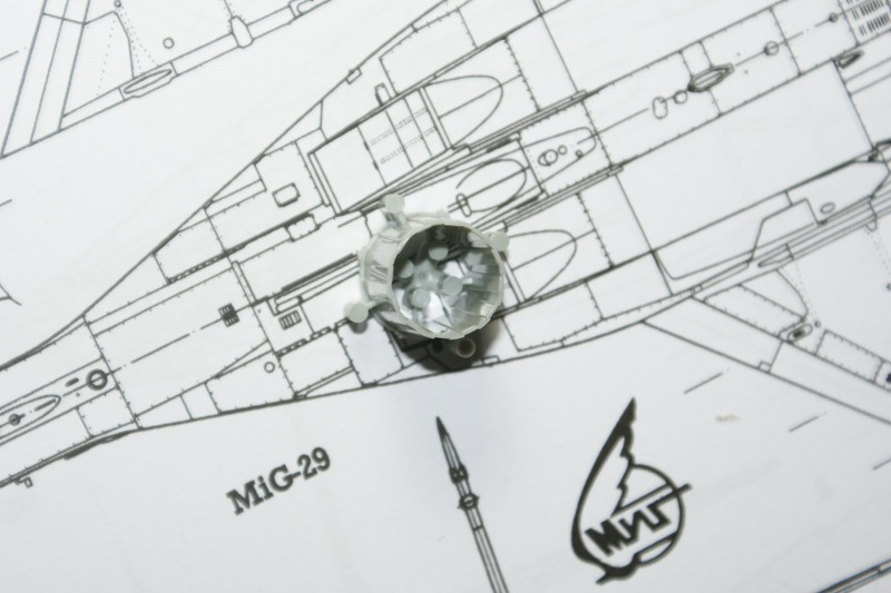 [CONCOURS TIGER'S MEET] MIG29-A Fulcrum [?] 1/48 - Page 2 1008151109281056186571181