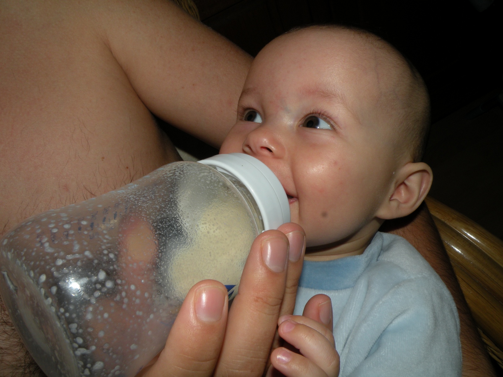 Louis_6M_bib_04